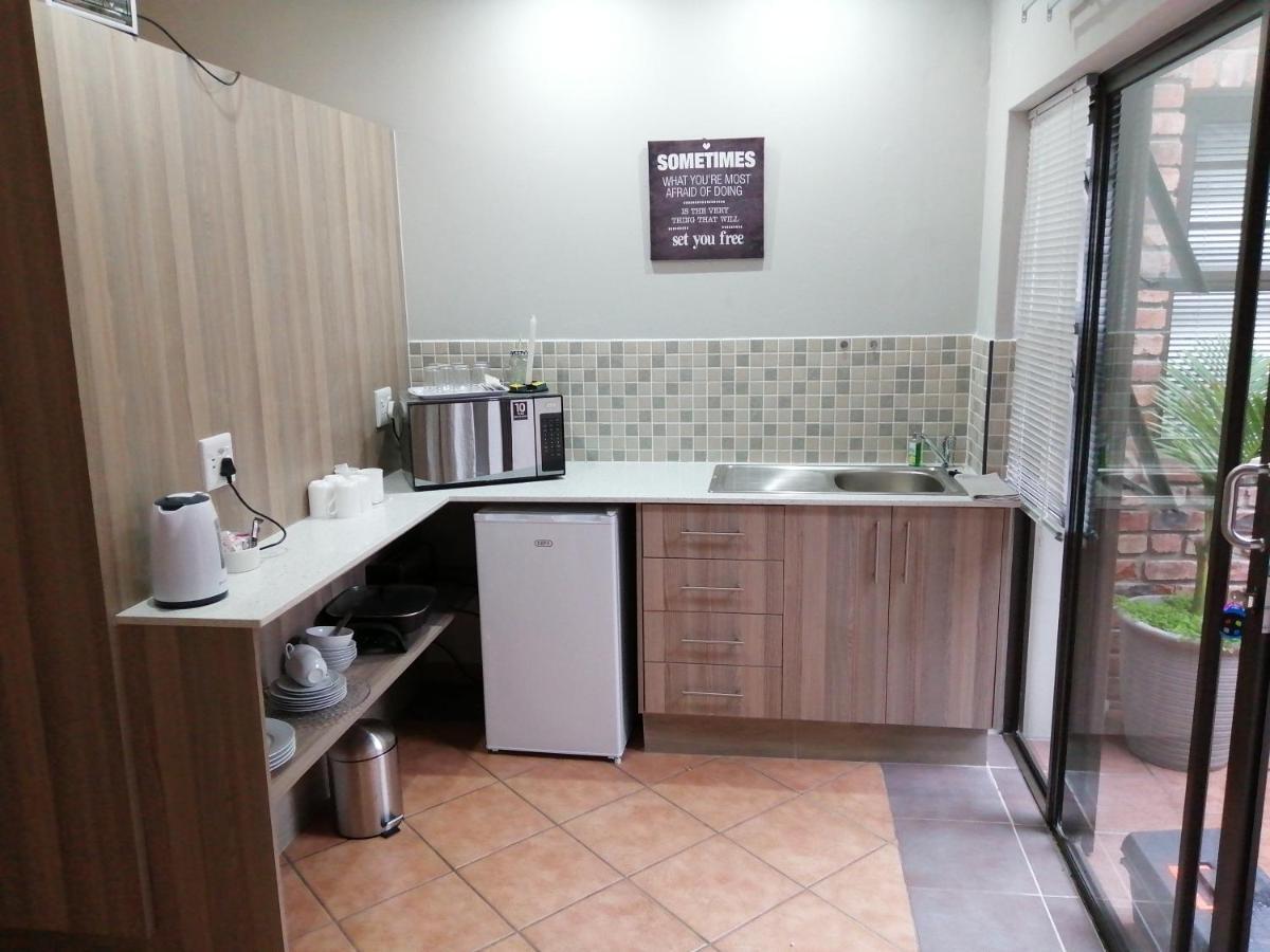 Farm View Guest House East London Dış mekan fotoğraf